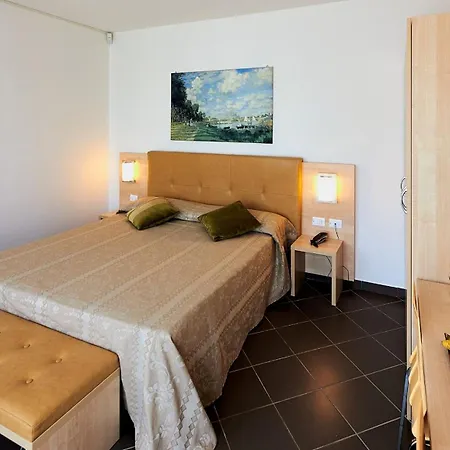 BOLGHERI MARINA RESORT ex Varo Village Hotel Marina Di Bibbona Buitenkant foto