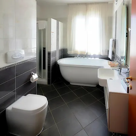 BOLGHERI MARINA RESORT ex Varo Village Hotel Marina Di Bibbona Buitenkant foto