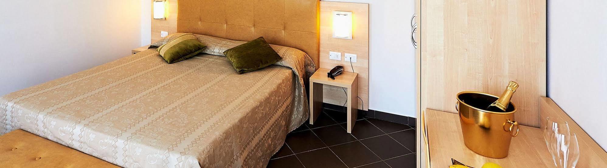 Hotel Bolgheri Marina 4*